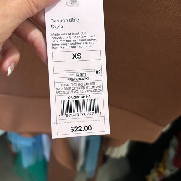 Wild fable rust colored crop top with tie back NWT XS or XXS - Picture 4 of 4